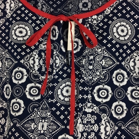 TALBOTS Top Tank Blouse Sleeveless Bandana Print Lightweight Size Medium NWT - Picture 3 of 9